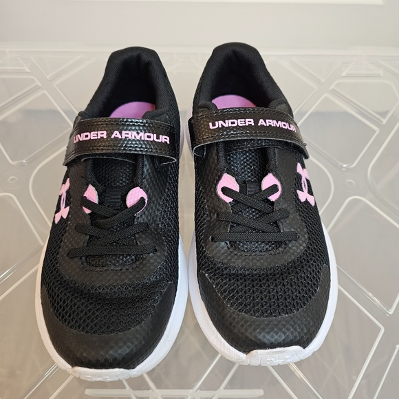 Girls Under Armour black and pink running shoe Size 3Y - Picture 2 of 8